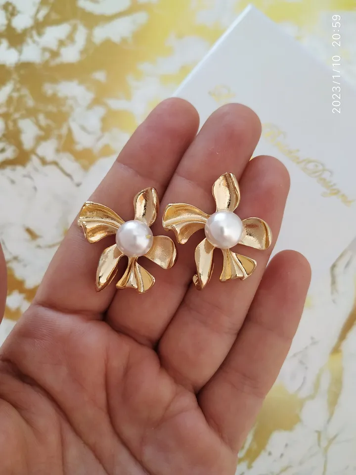 Art Deco Flower Wedding Earrings, Boho Bridal Earrings, Pearl Chandelier Statement Earrings, Floral Statement Bridal Jewelry Bridesmaid Gift