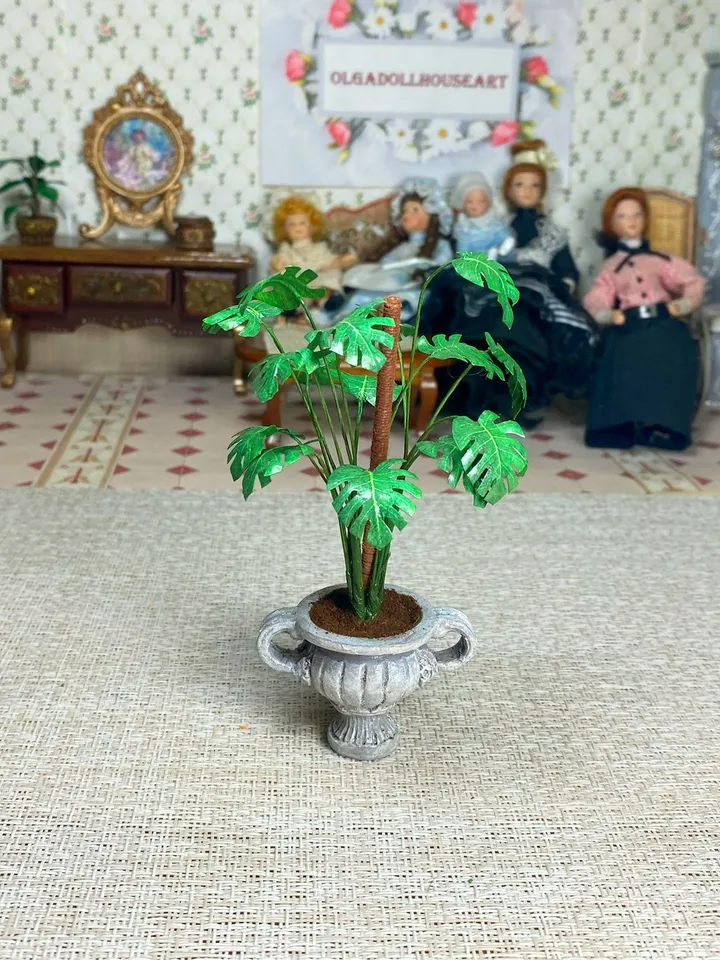 Houseplant in a floor planter for a 1:12 scale dollhouse. Miniature dollhouse. Handmade. Plant for a doll.
