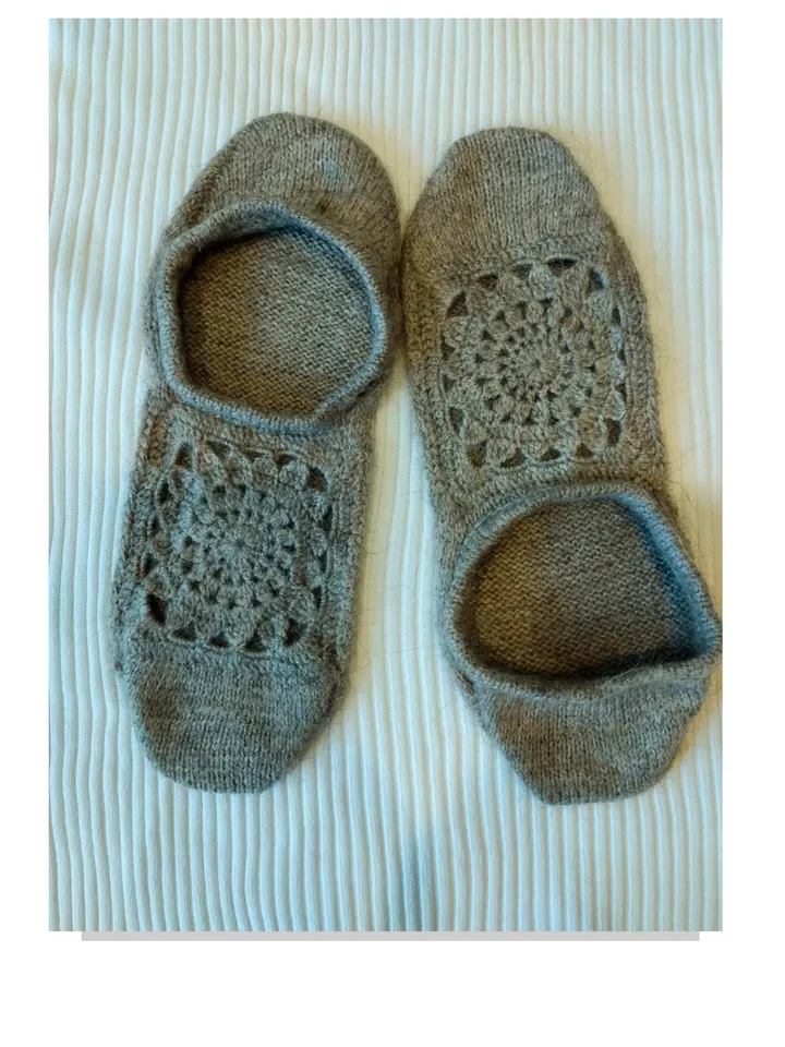 Knitted footprints, short slipper socks