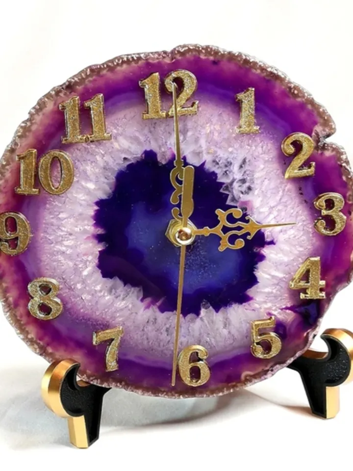 Natural quartz watch