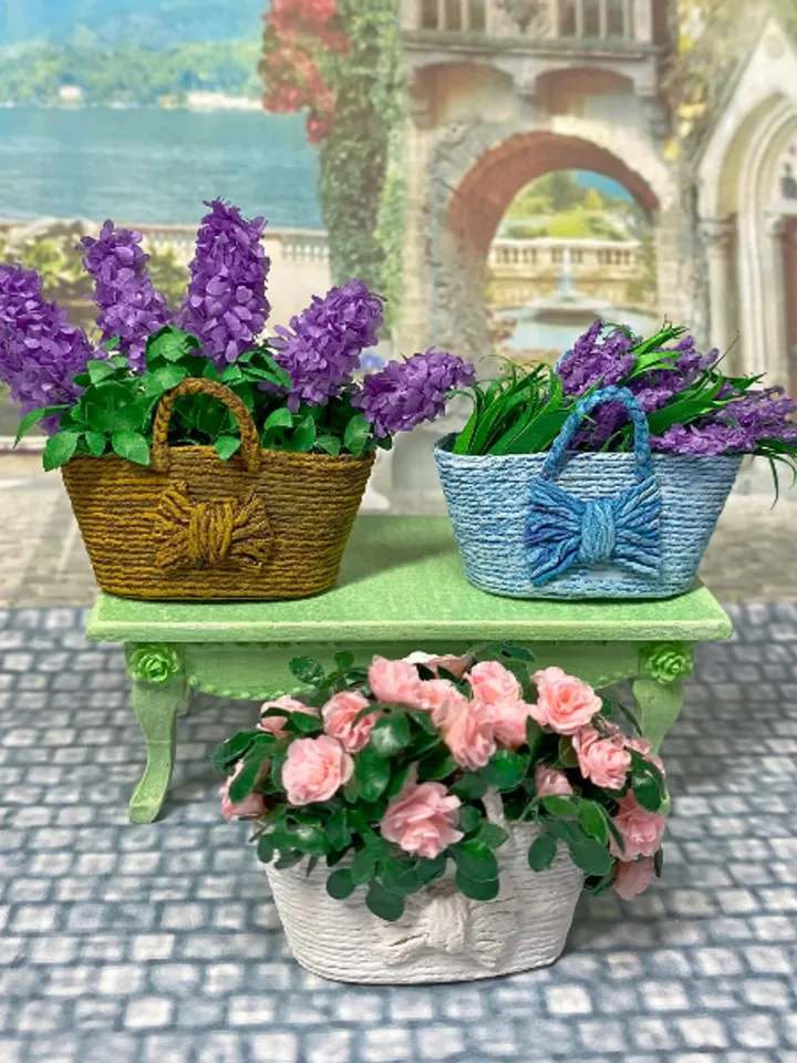 Baskets with flowers for the dollhouse. 1:12.
