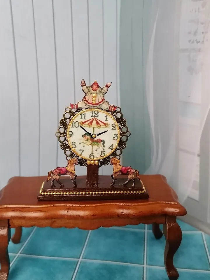 Miniature clock. Imitation. 1:12. Dollhouse miniature. Handmade.