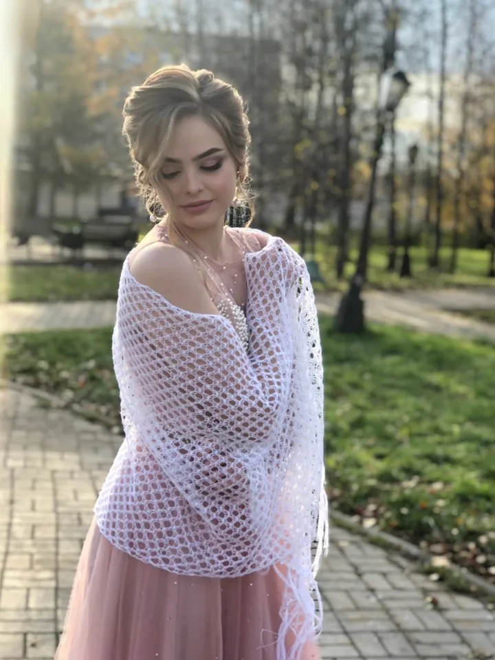 White bridal cape,wrap.Wedding cape for bride,Merino wool shawl for woman,Hand knit scarf,21st birthday gift for her