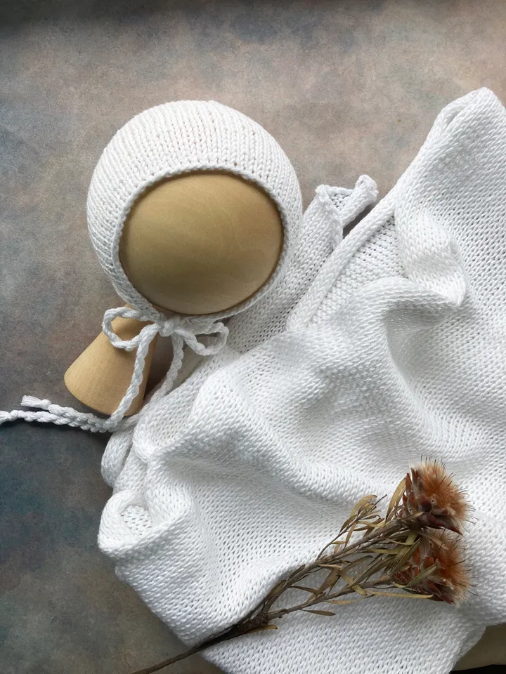 Cotton wrap cotton bonnet. Knitted Newborn photo props.