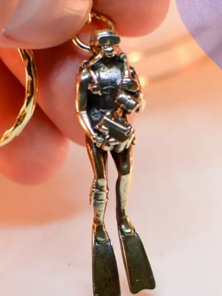 Keychain scuba diver