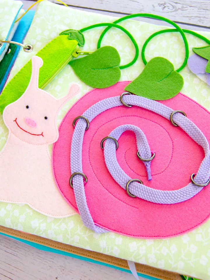Snail, quiet book page, 20x20 cm, PDF sewing pattern, SVG file