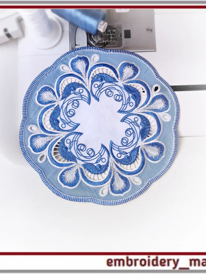 In the hoop Cutwork napkin with flowers Machine Embroidery Designs