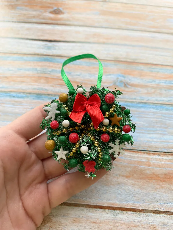 Miniature Wreath with polymer clay