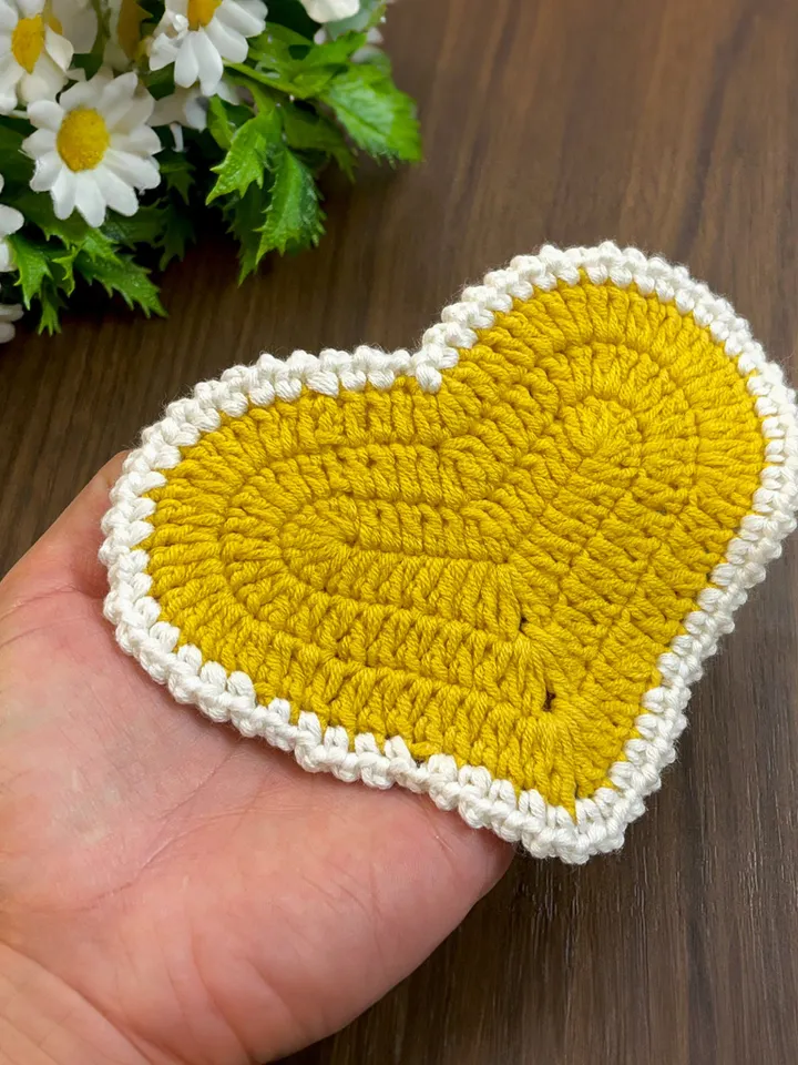 Crochet Heart Shaped Doily - Heart Potholder Crochet Pattern - Cute Crochet Decor for Valentine's Day or Housewarming Gift