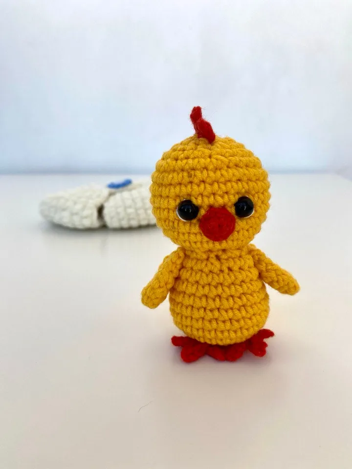 Crochet pattern Easter chick in egg - Amigurumi chicken pattern - plush stuffed toy - English Pdf - Tiny crochet animal - Easter gift