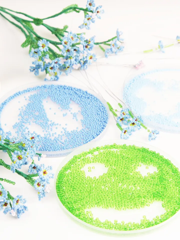 Beaded rose, tulip and forget me not pattern | Beaded Flowers pattern | Seed bead patterns | Beadwork pattern