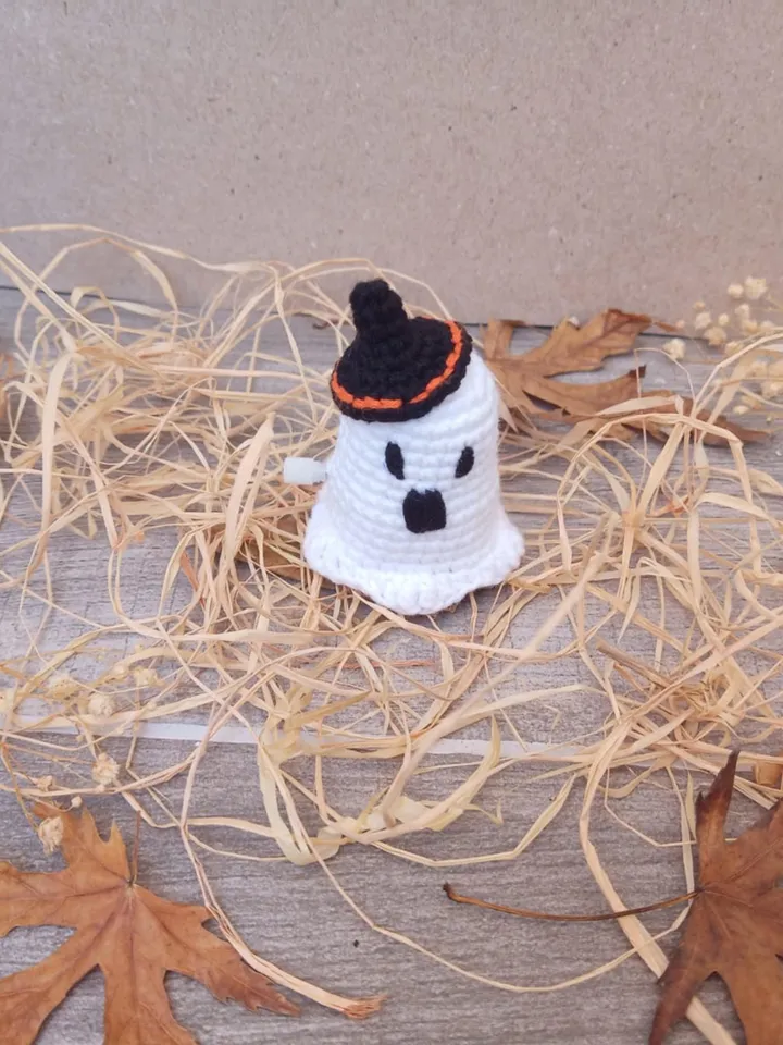 Crochet Halloween Mini Ghost Walking Toy, Trend Ghost Crochet Cute Plushie Gift, Custom Ghost Amigurumi, Halloween Plush, Crochet Ghost Toy