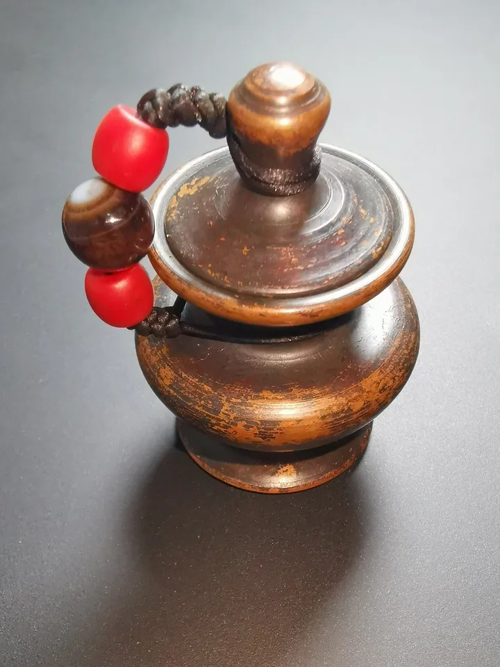 Gandhanra Vintage Mini Copper Jar with Lid,Handmade in Tibet, for Collectibels and Ornament