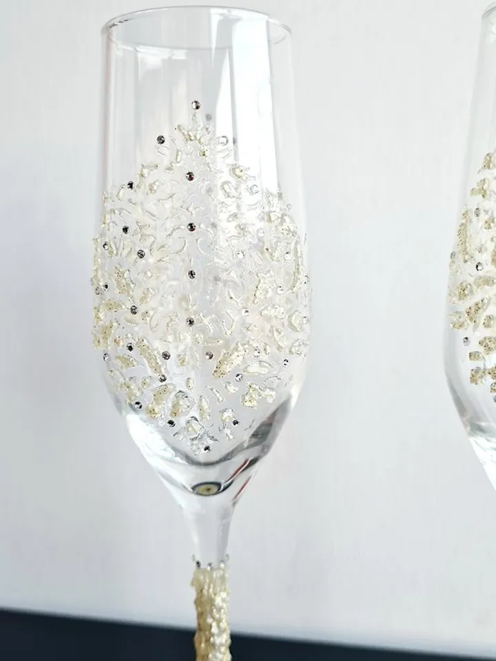 Wedding Flute set Adorned with Unique Pattern and Crystals Art  Elegantce Glass