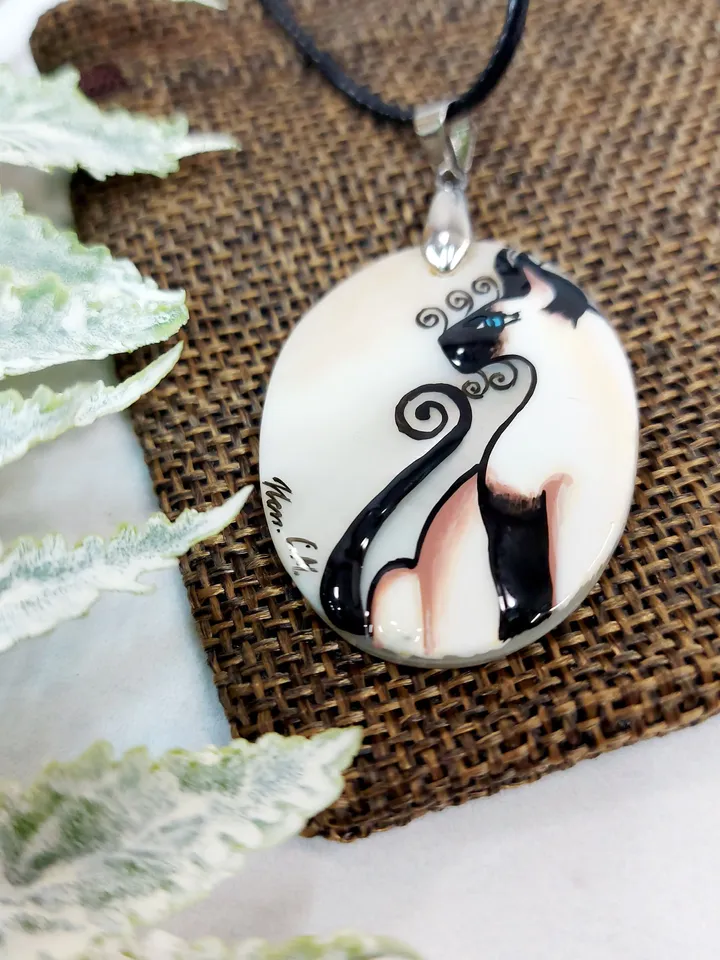 Mother-of-pearl Russian hand-painted necklace pendant "Siamese Cat". Hand paint necklace pendant. Hand painted miniature painting.