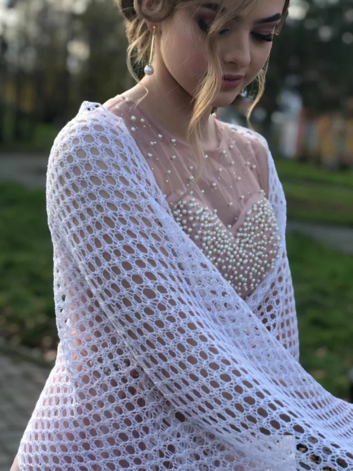 White bridal cape,wrap.Wedding cape for bride,Merino wool shawl for woman,Hand knit scarf,21st birthday gift for her