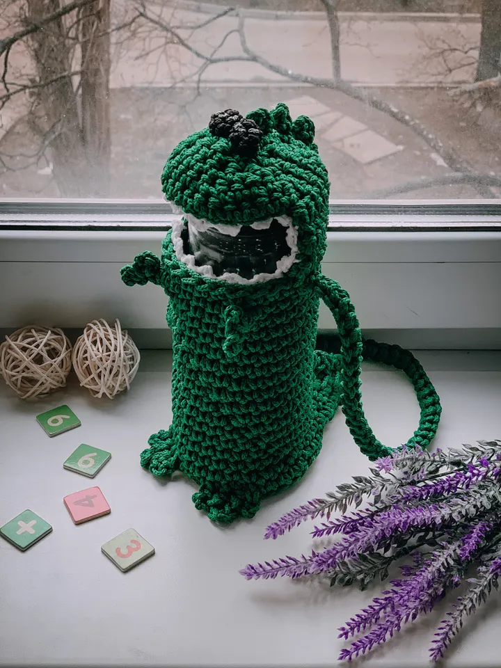 Water Bottle Holder crochet pattern PDF and video tutorial, monster dino, crochet carrier, sling, pouch, cover