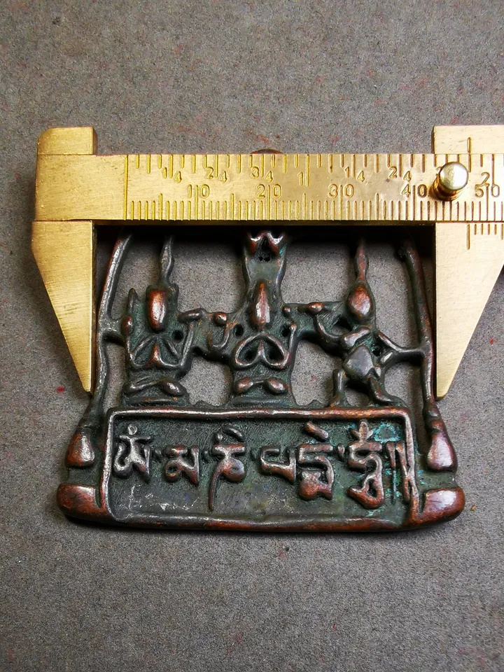 Gandhanra Tibetan Buddha Statue Badge,Three Great Bodhisattvas,Chenrezig,Manjushri,Vajrapani,40 Years Old