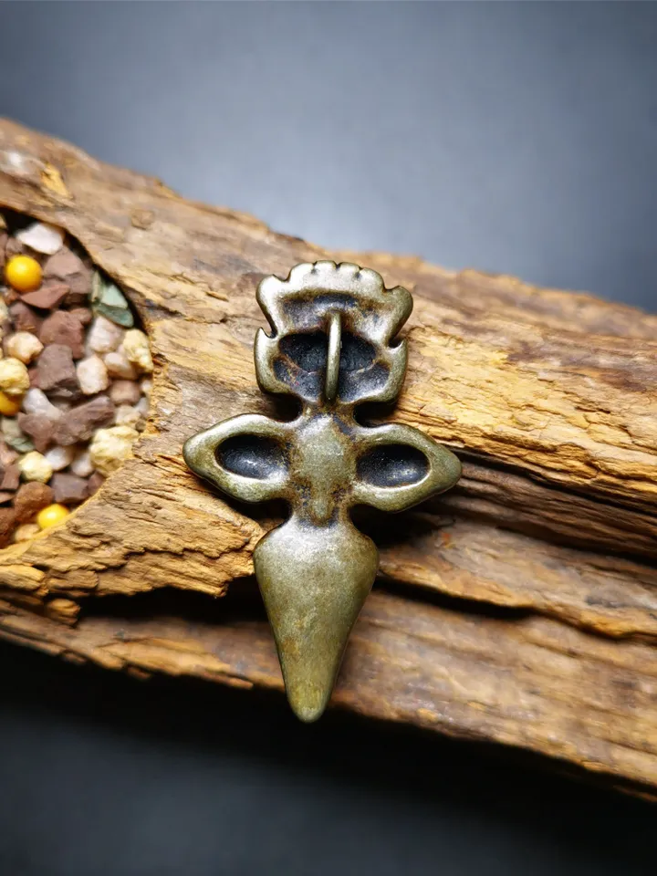 Gandhanra Antique Tibetan Buddhist Amulet,Mini Garuda,Garula,Suparna,Golden-winged Bird Pendant,Made of Copper, 1.77 Inches