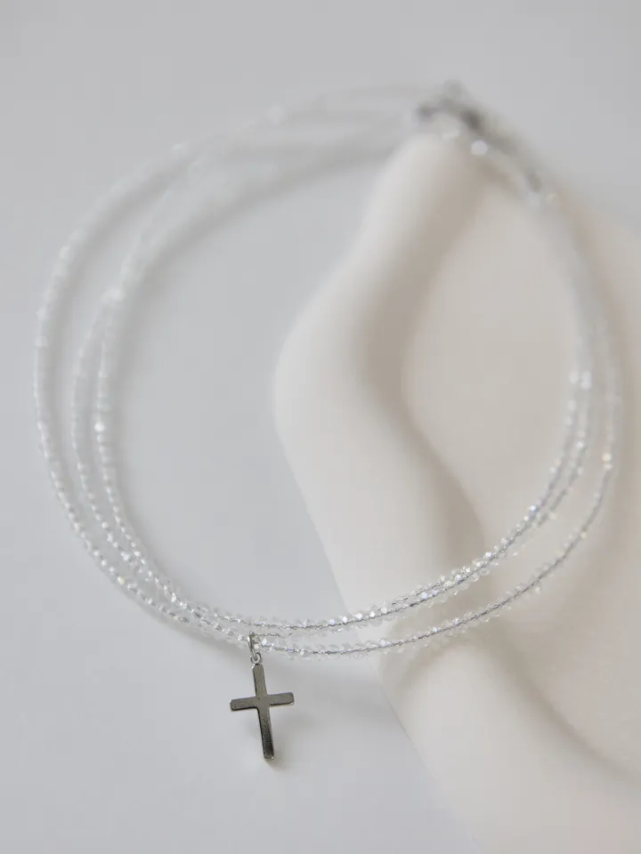 Three-turn choker made of glass beads
