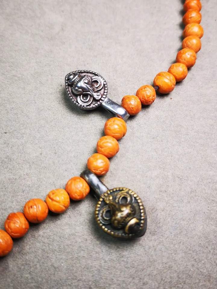 Gandhanra Handmade Buddhist Mala Counter Clip,Bum Counter Clip for Prayer Beads,Shankha / Conch Shape