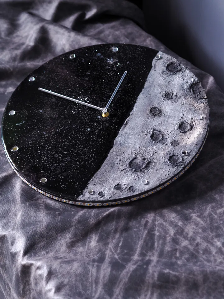 Wall clock "Moon and space"