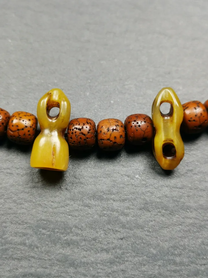 Gandhanra Tibetan Bone Carved Amulet Vajra and Bell, Hand-Carved Pendant for Mala,Prayer Beads,17mm × 10mm