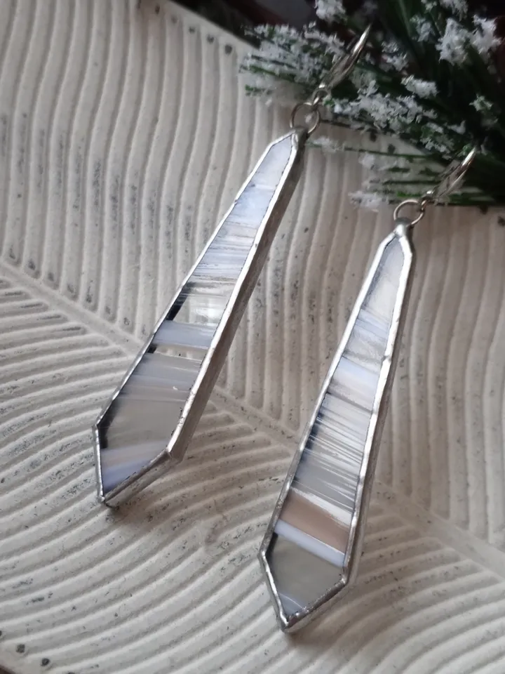 Dangle beige  icicle simple stained glass long earrings, kawaii winter earrings