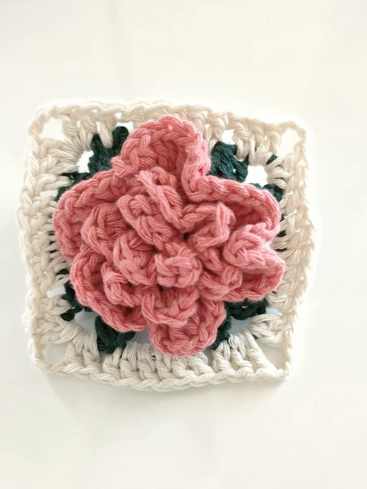 Granny square crochet pattern, 3D flower granny square, rose crochet pattern