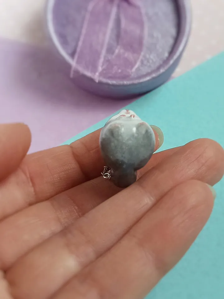 A chinchilla figurine necklace (US discount)