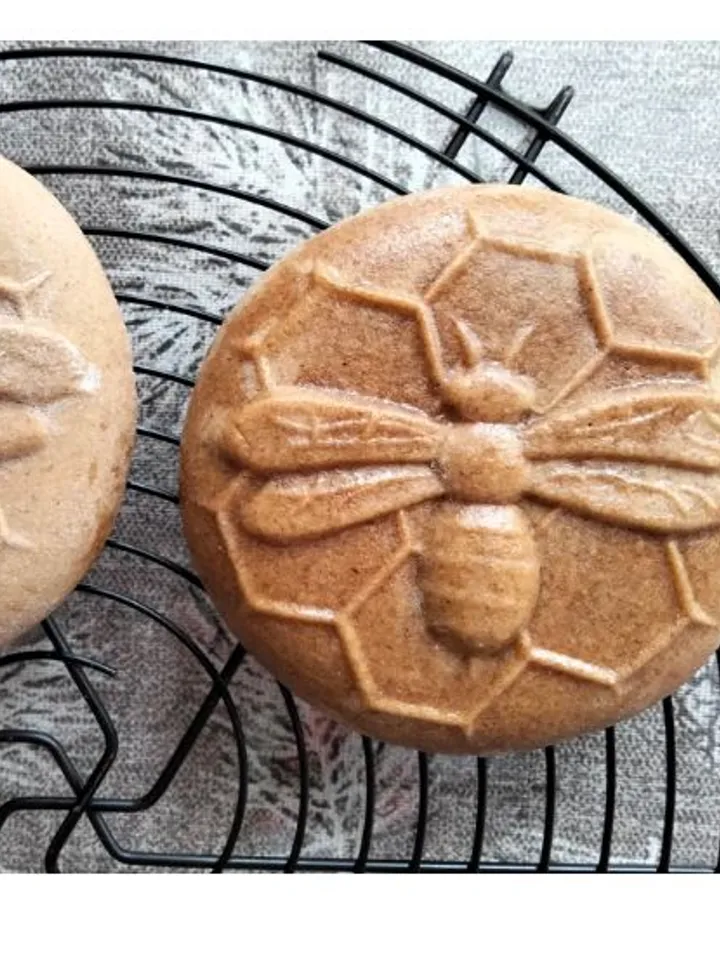 bee Embossed cookie mold, cookie cutter, wooden mold, Wooden stamp stamp for gingerbread cookies springerle stamp