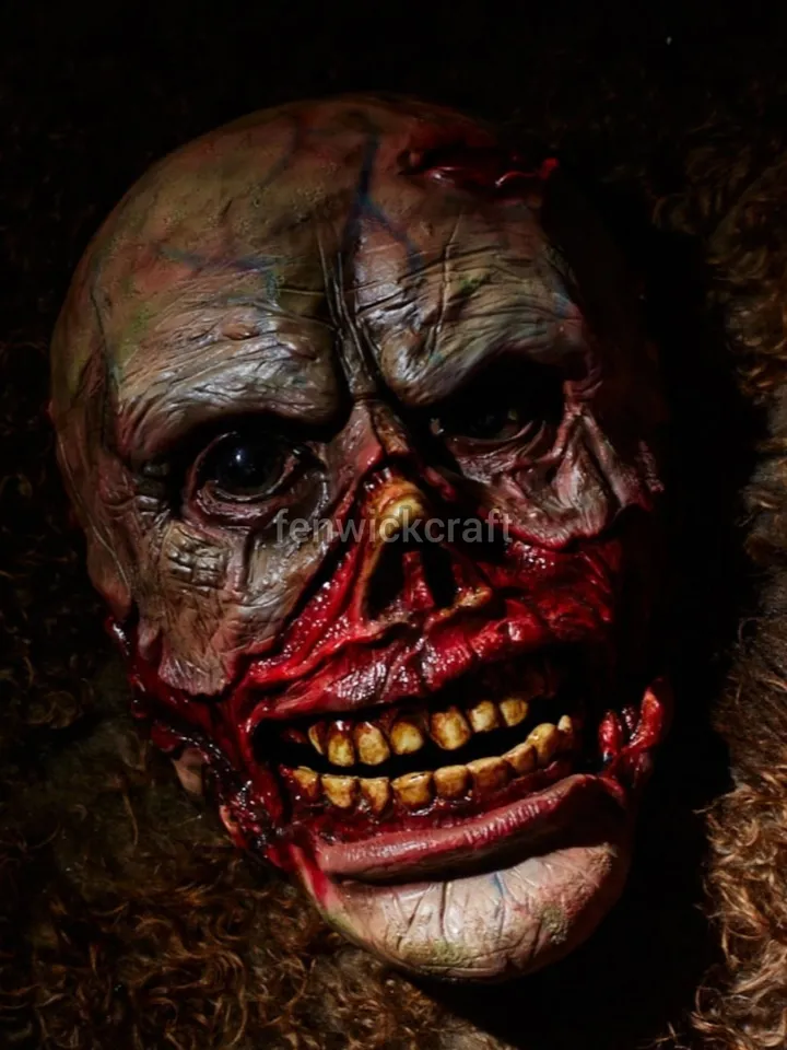 Rotten Zombie / Plastic Mask
