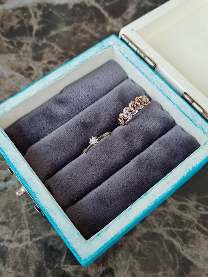 Handmade painted ring box Flower jewelry box for earring and ring, 戒指收納盒, 肖像画