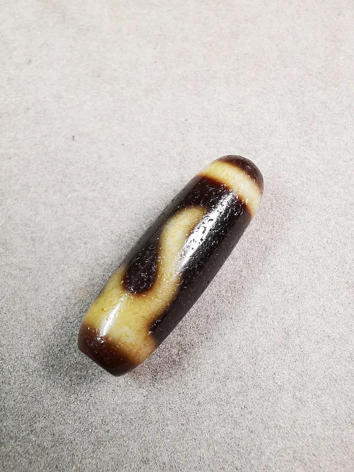 Gandhanra Tibetan RUI Dzi Bead,Tibetan Chung,Wealth Amulet,Small Size 35*11 mm
