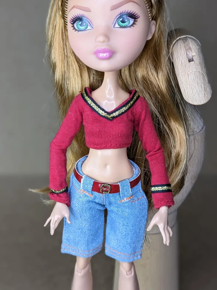 T-shirts or shorts for 10.5-inch female dolls (MH, EAH)