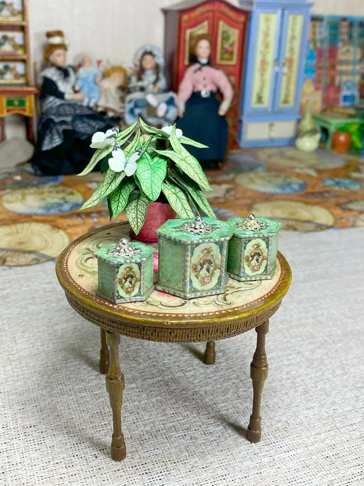 Set of vintage doll boxes. 1:12.