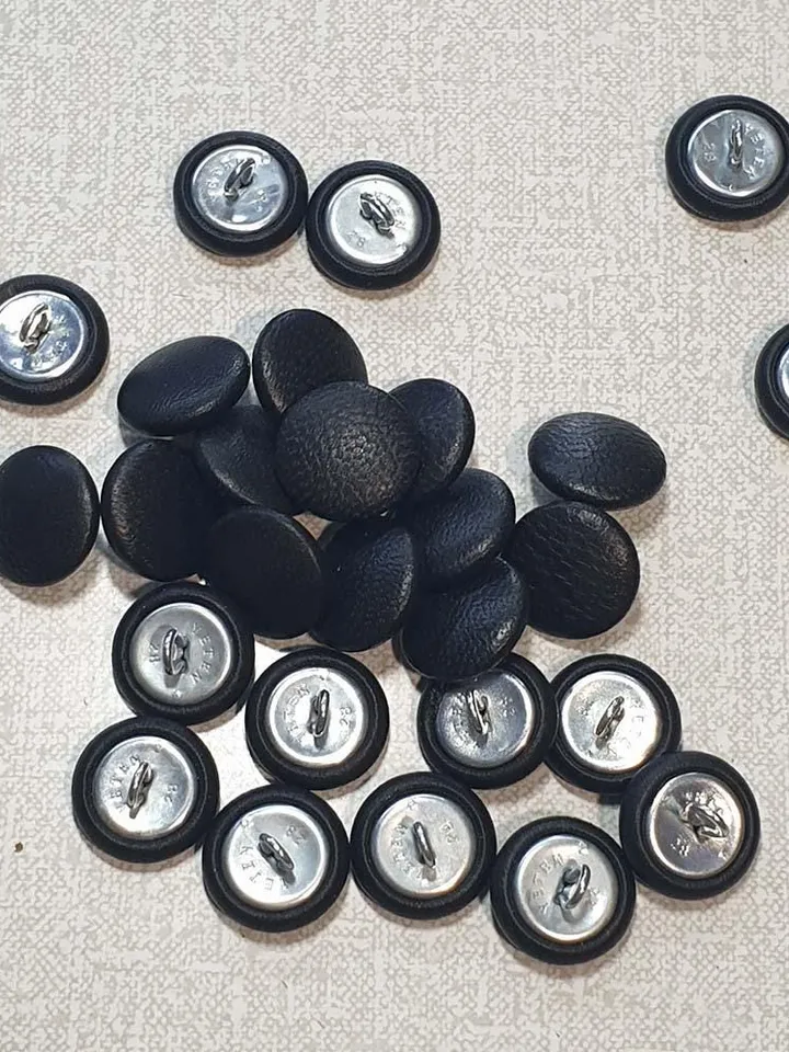 Genuine leather buttons. Round handmade buttons. Used for clothing furniture handicrafts creativity. Diameter 28L 18 mm. White Black buttons