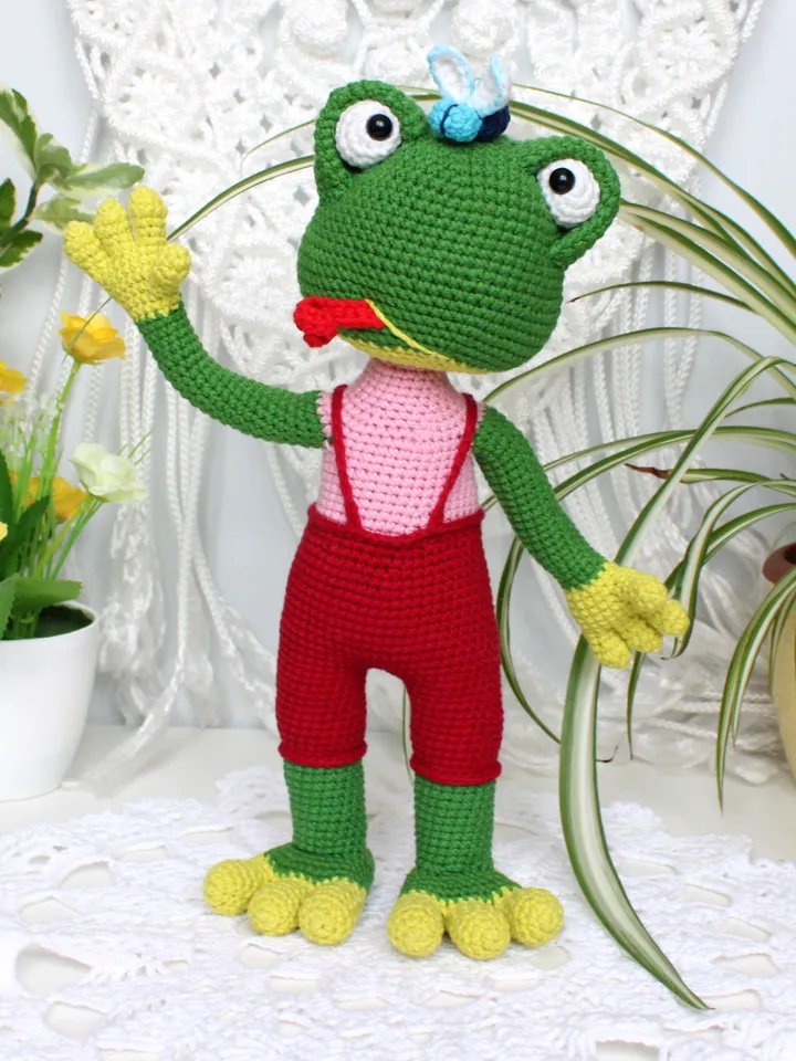 Frog pattern crochet PDF Frog amigurumi toy Cute toy Animal crochet Funny frog