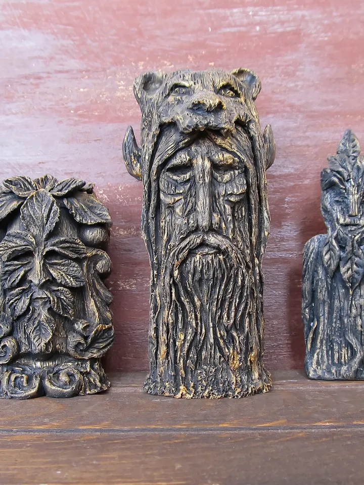 Green Man Face Wicca home decor Corbel Face Fairy tale decor Pagan figurine Druid small statue Greenman Celtic Forest god Witch altar doll