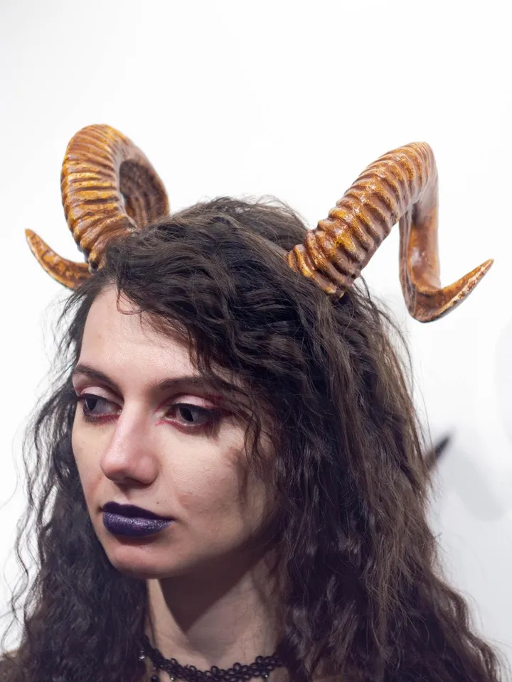 Ram Horns, Horns Headband, Twisted Ram Horns Headpiece for Halloween, Demon Horns, Realistic Fantasy Cosplay Horns