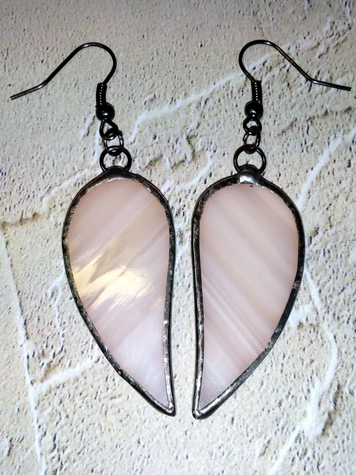 Pink wavy earring, glass earrings, simple stained glass, petals earrings, kawaii earrings, Dangle earrings