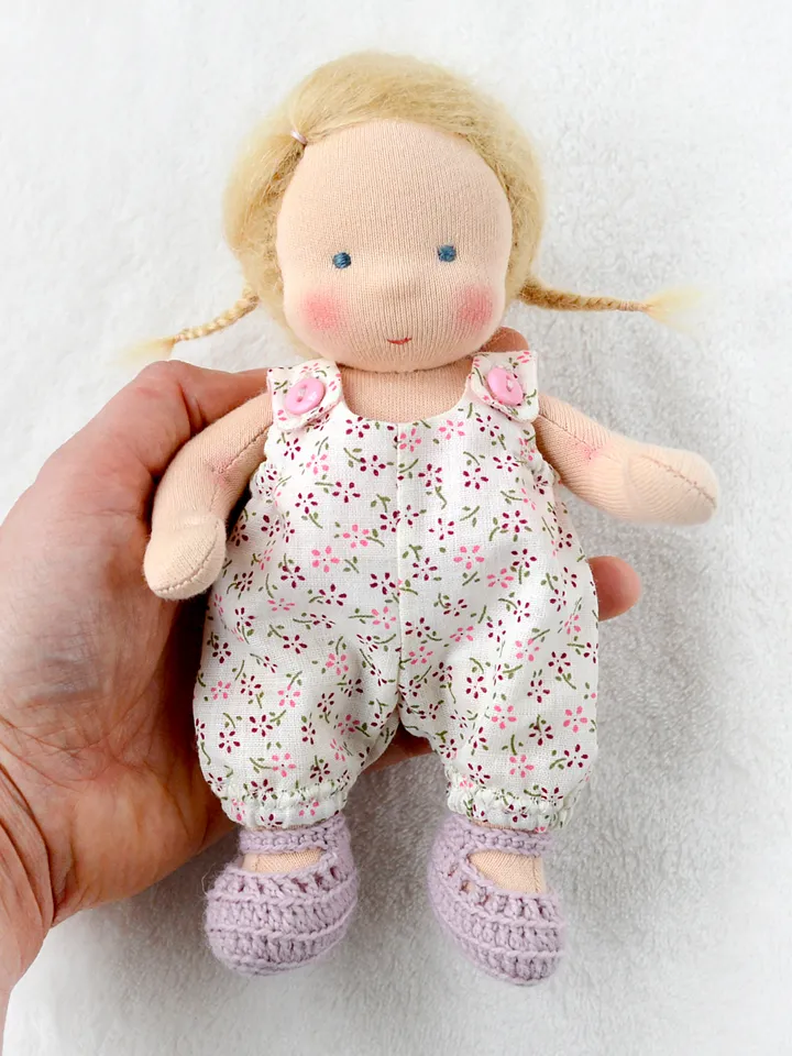 DIY Waldorf baby doll 7 inch (18 cm) tall. PDF sewing pattern and tutorial. Patterns of doll clothes as bonus!