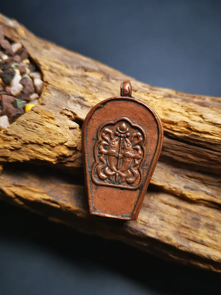 Gandhanra Antique Handmade Gau Ghau Shrine,Guru Rinpoche Gau Amulet, Mini Tibetan Buddhist Altar Amulet Pendant,Made of Red Copper