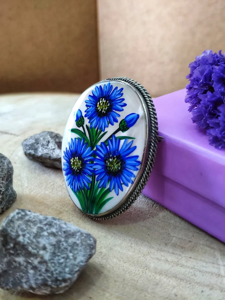 Brooches for women: Bright blue cornflowers on handmade lacquer brooch • pin for blue summer dress • hand painted blossom • trendy jewelry