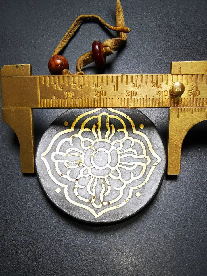 Gandhanra Handmade Tibetan Buddhist Amulet,Melong Mirror, SIPAHO(srid pa ho),Mandala Badge,Unique Cross Vajra Pattern