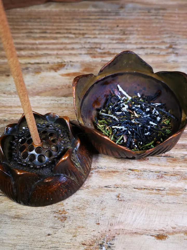 Gandhanra Vintage Censer,Lotus Incense Burner Holder,for Incense and Offering