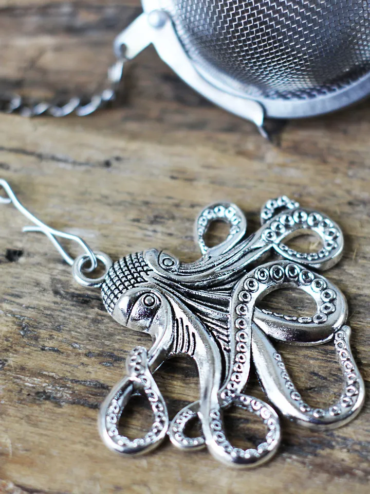 Octopus tea strainer for herbal tea, Tea infuser charm ocean, Tea steeper octopus pendant, loose leaf tea lover gift