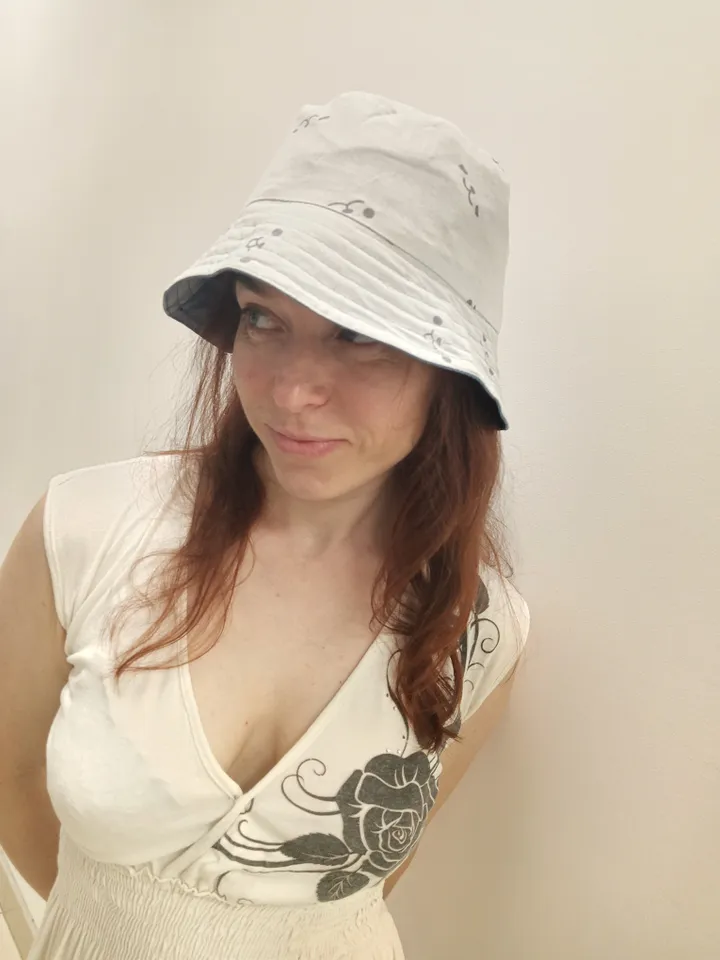 Stylish two-sided denim panama hat. It has a cotton lining