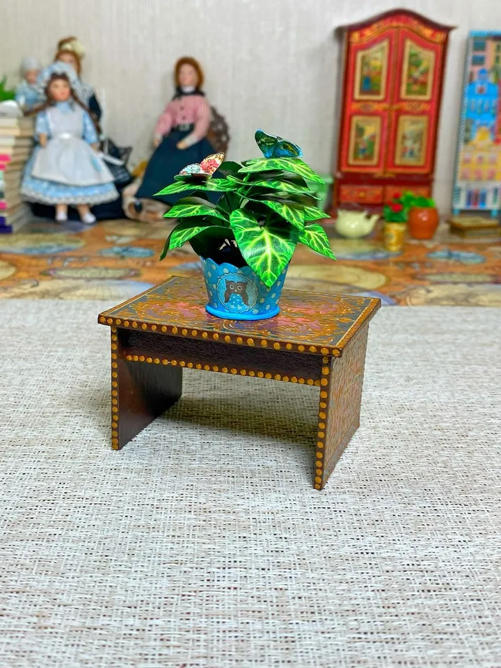 Coffee table for a dollhouse. 1:12. miniature dollhouse.