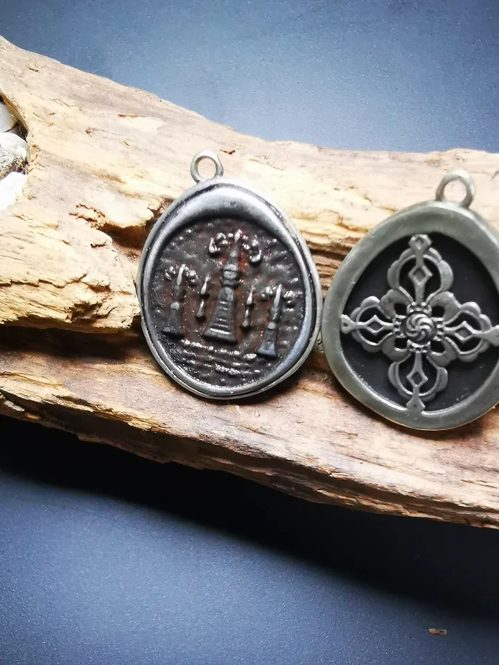 Gandhanra Antique Tibetan Buddhist Protective Pendant,Stupa,Pagoda,Buddhist Tower Amulet Badge,Made of Thokcha,inlaid with Sliver